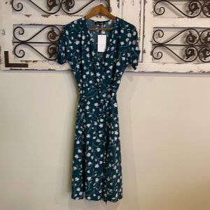 Zulily NWT Green Floral Wrap Dress